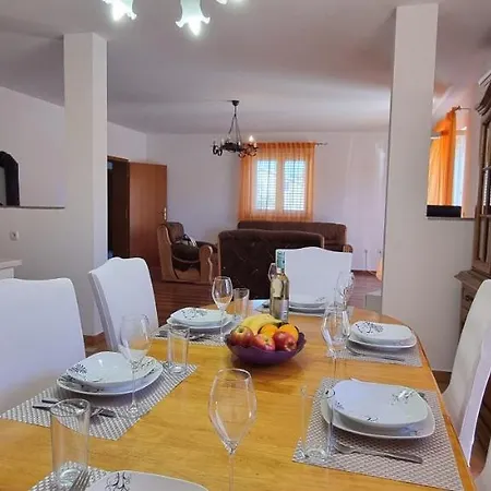 House Fortica Holiday home Pula